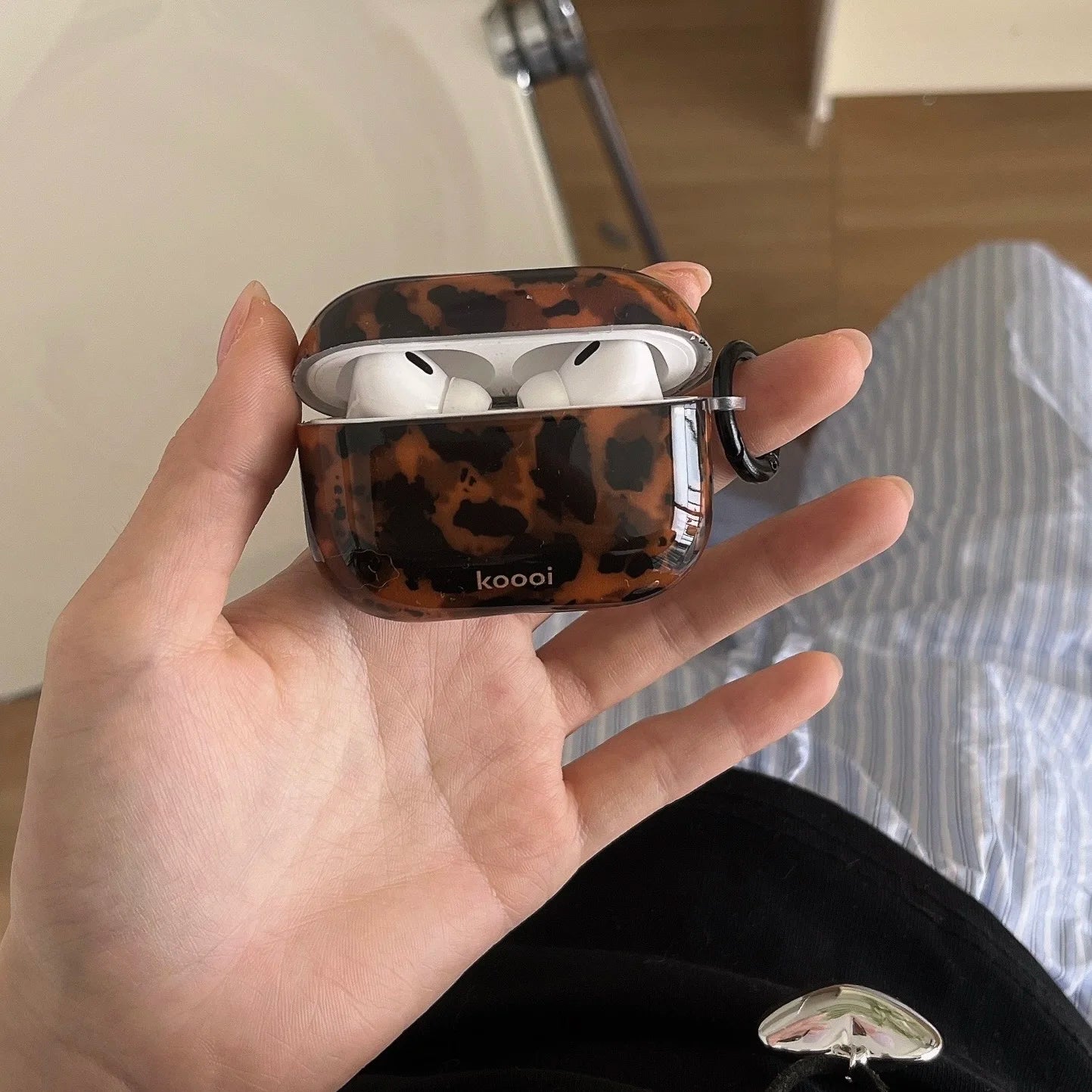 Stylish Dark Color Tortoiseshell Amber Glossy Cover Case For AirPods 1 2 3 4 Pro AirPods Pro 2 Pro 3 Shockproof Protective Case